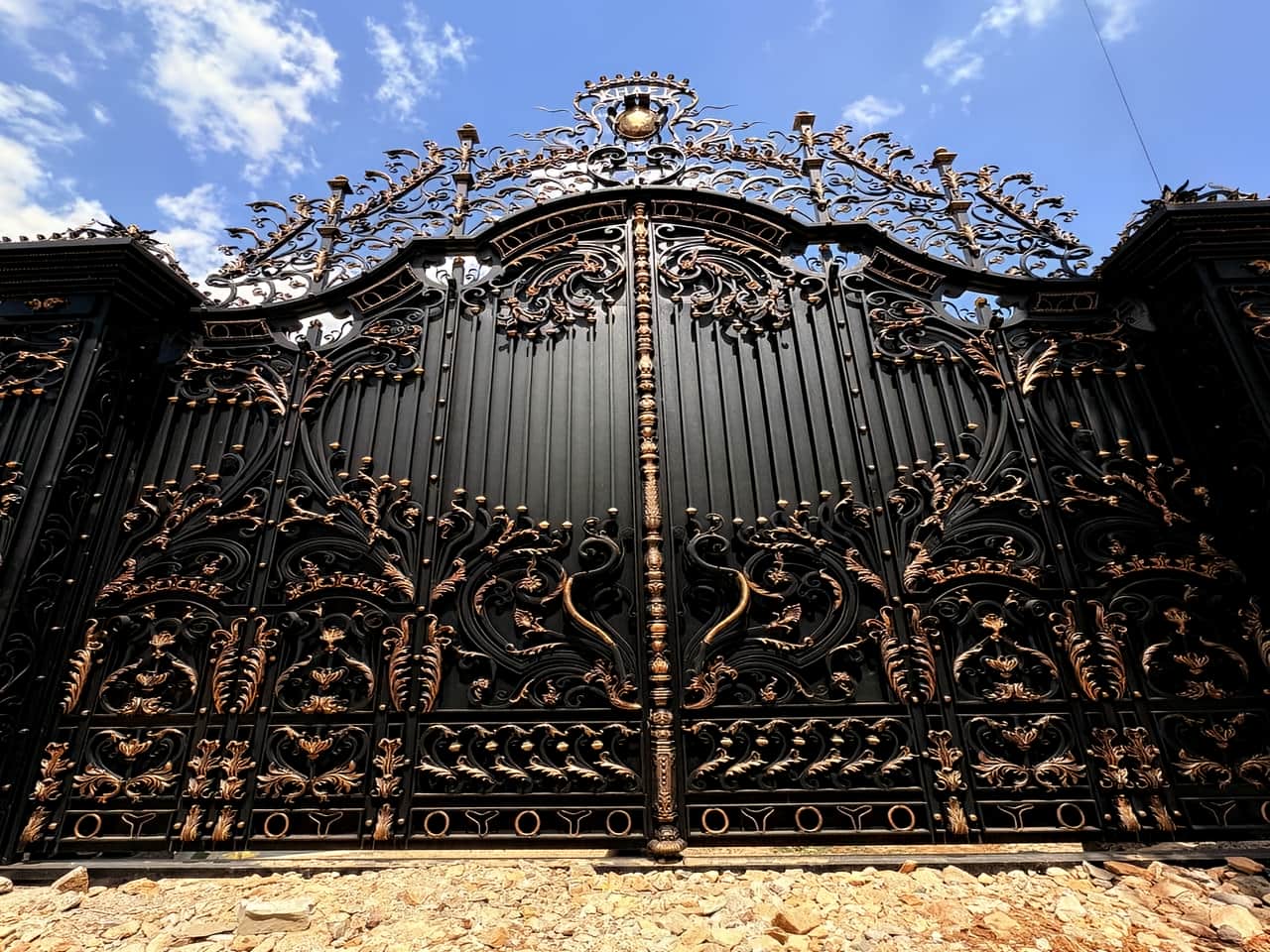 درب حیاط ورودی ویلا