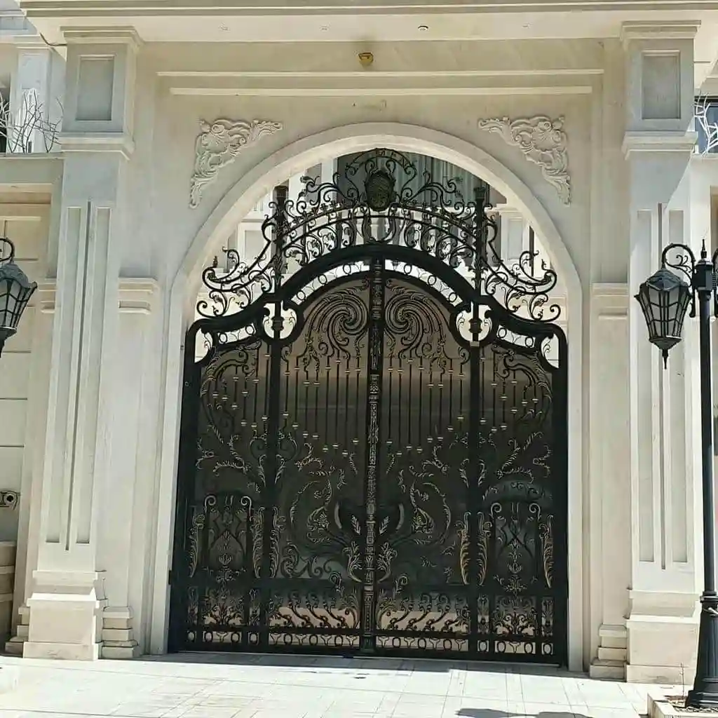 تصویر نمونه درب حیاط فوق العاده زیبا