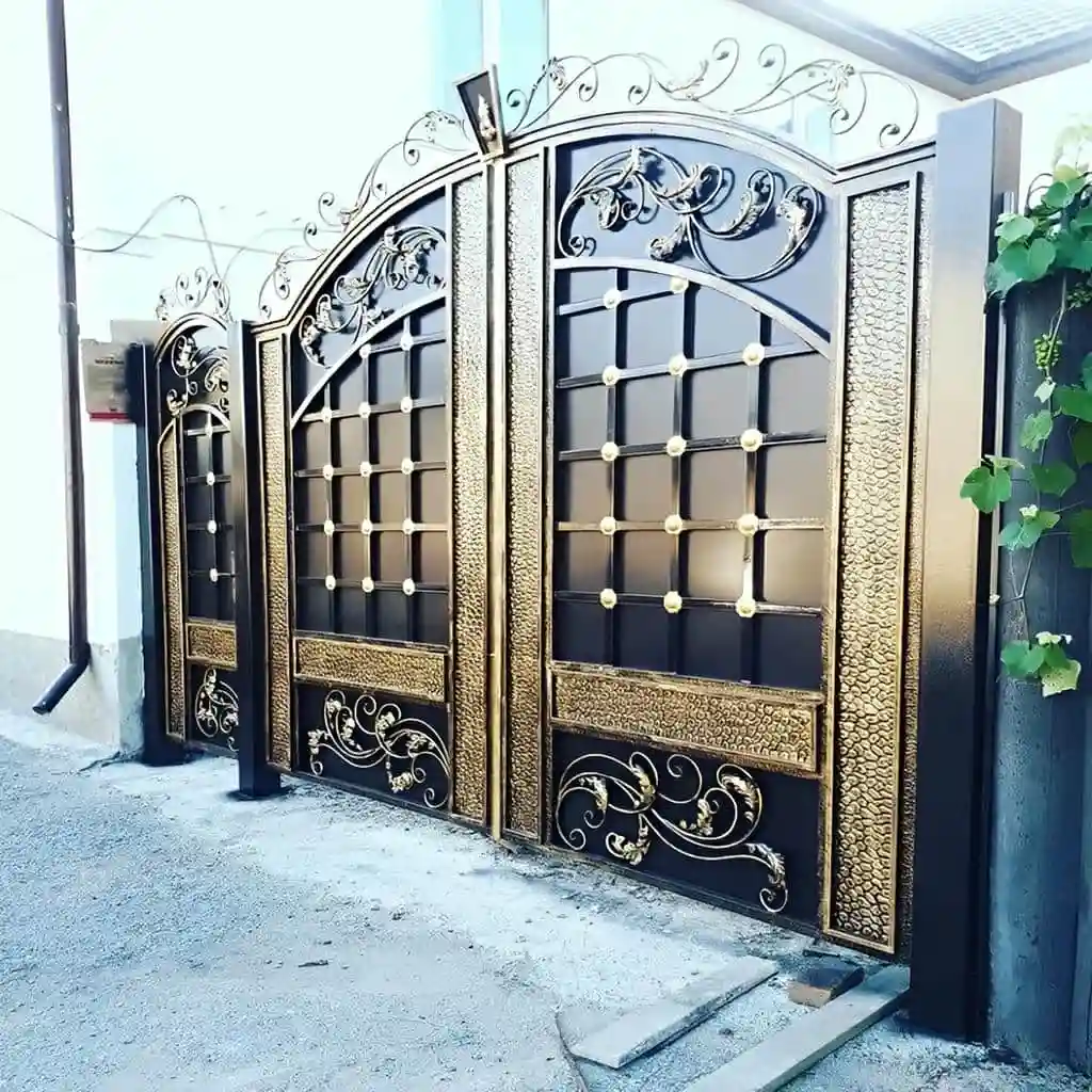 درب حیاط آهنی مدرن و ساده