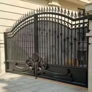 درب فلزی ساده و شیک ورودی ساختمان