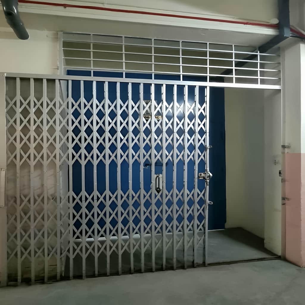 نمونه رنگ&zwnj;بندی حفاظ آکاردئونی ایتالیایی تسمه نقش دار