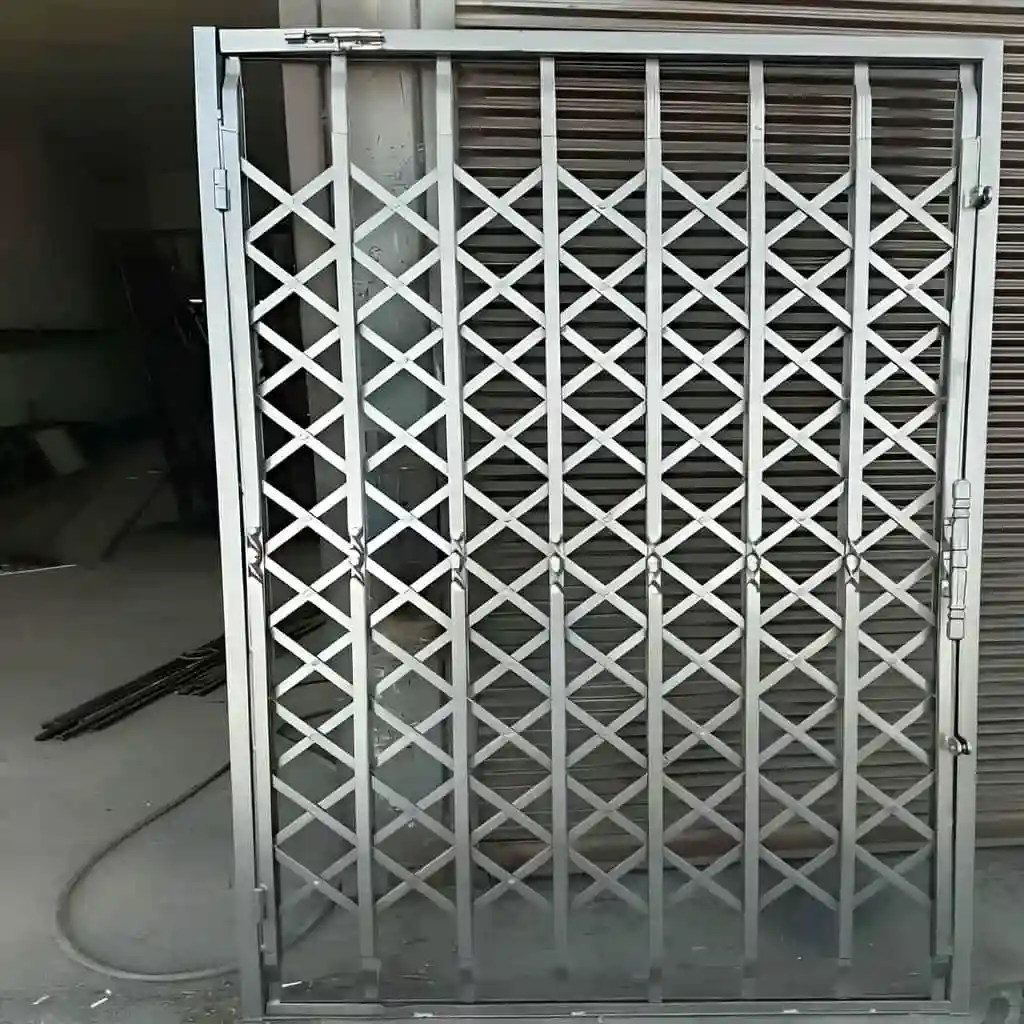 نمونه رنگ حفاظ آکاردئونی تمام گل دوبل چهار جداره تسمه ۲.۵ سانتی متر پرچ مخفی