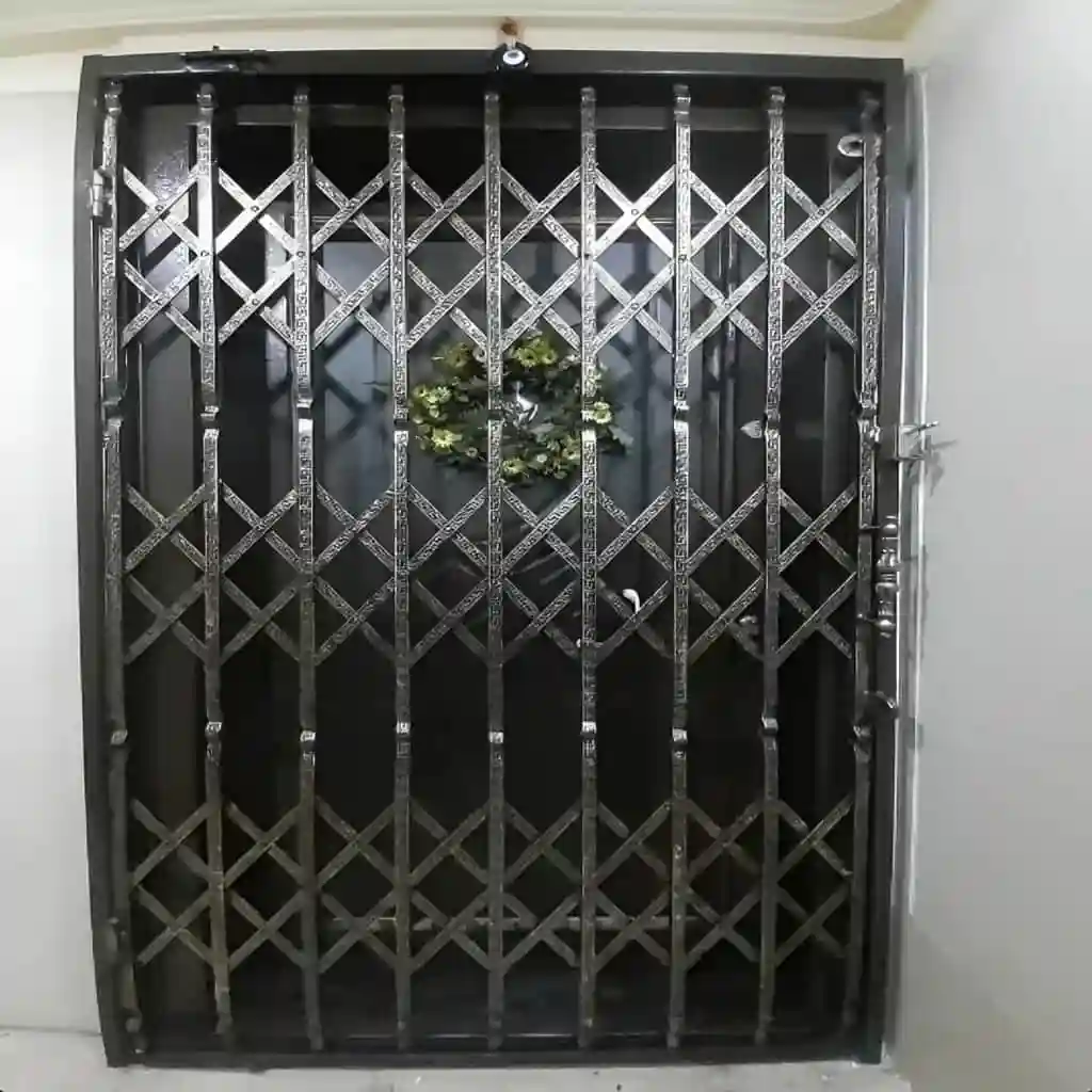 عکس حفاظ آکاردئونی ۳ گل پرچ مخفی چند لایه با تسمه نقش دار و ساده