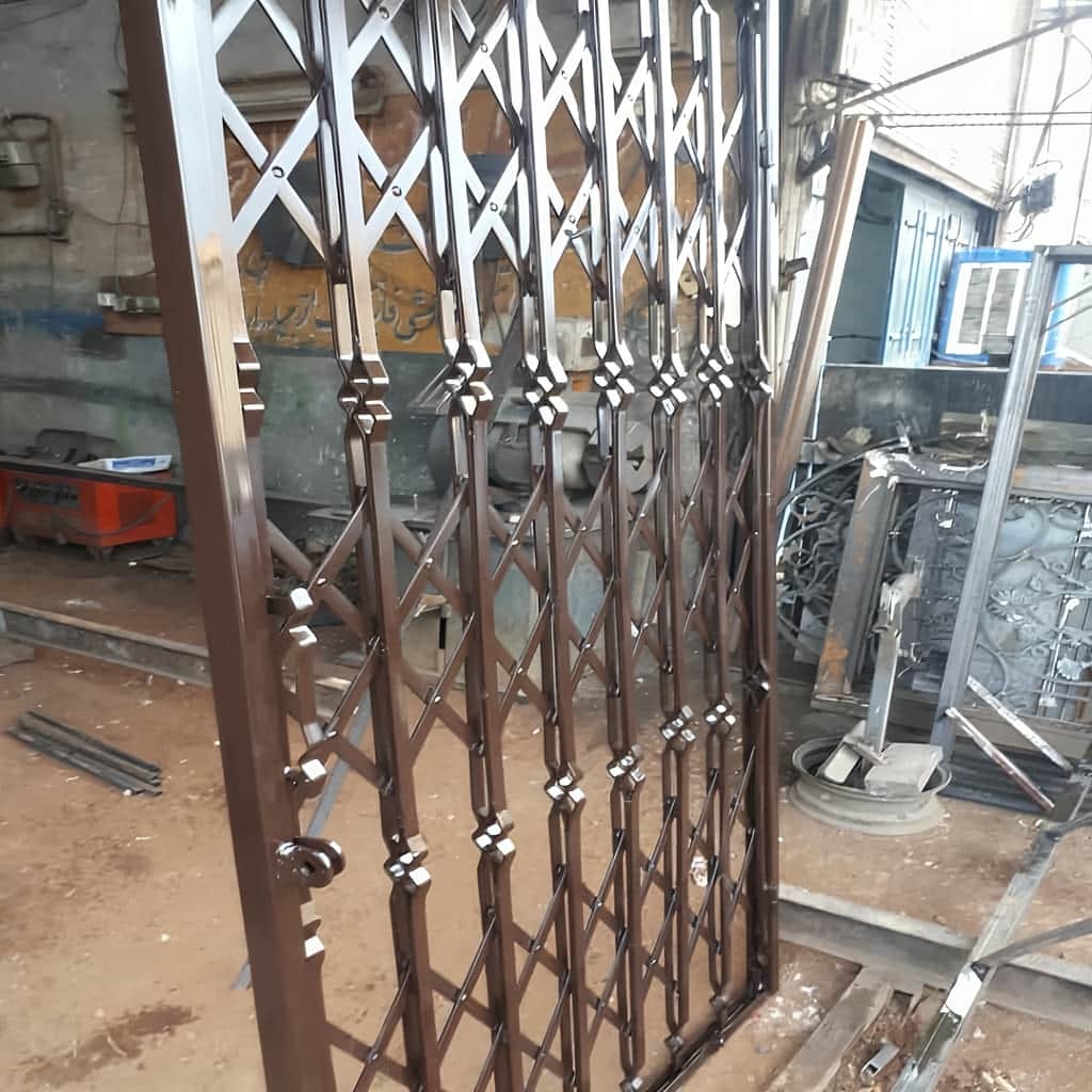 نمونه رنگ&zwnj;بندی حفاظ آکاردئونی ۳ گل پرچ مخفی با تسمه ۲.۵ سانتی متر