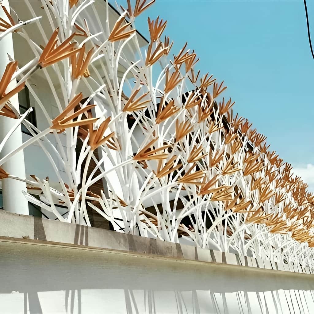 نمونه رنگ&zwnj;بندی حفاظ لیلیوم سفید طلایی و مشکی طلایی