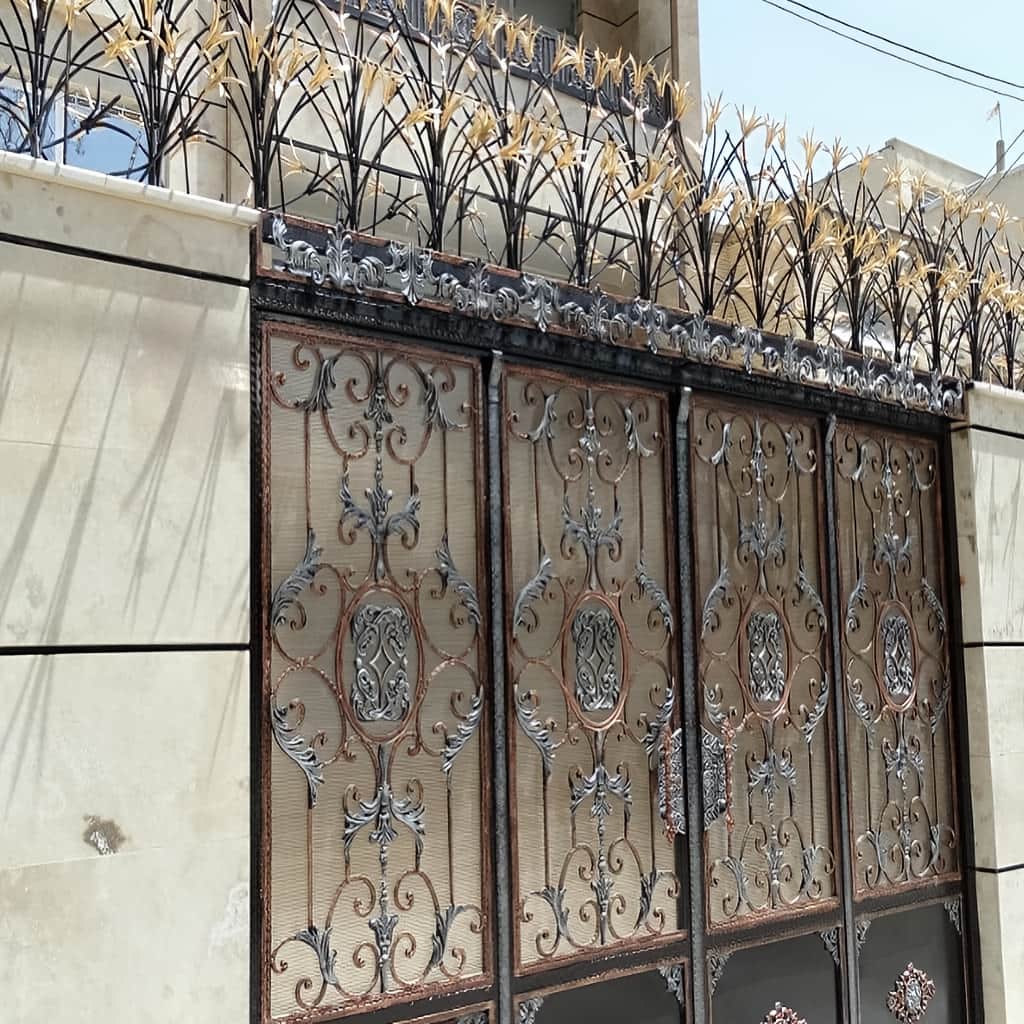 نمونه رنگ&zwnj;بندی حفاظ لیلیوم سفید طلایی و مشکی طلایی