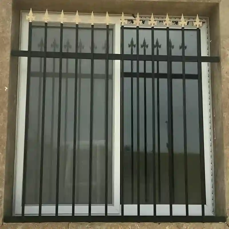 عکس حفاظ پنجره مدل نیزه دار ساده و مقاوم