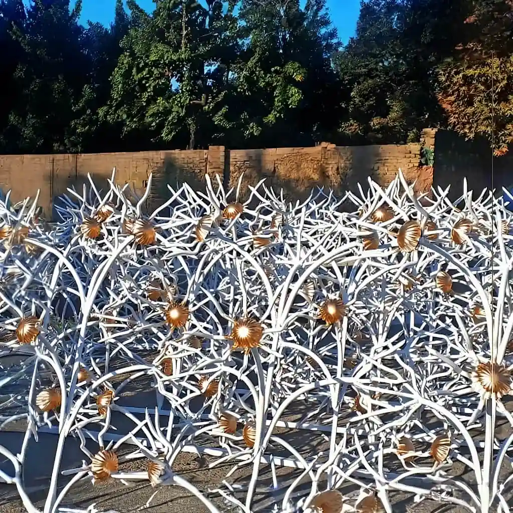 حفاظ گل آفتابگردان مناسب ساختمان کم&zwnj;طبقه