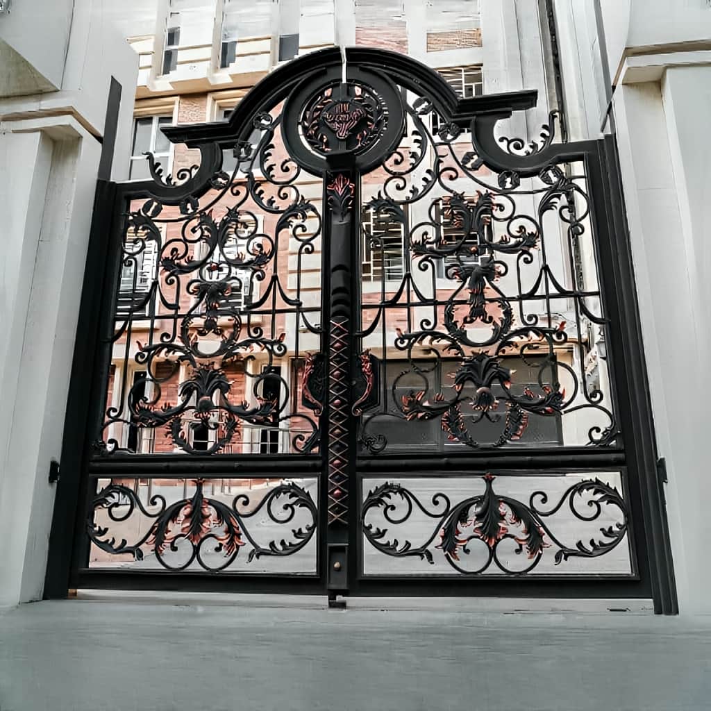 تصویر درب ترک مشکی برای ورودی ویلا