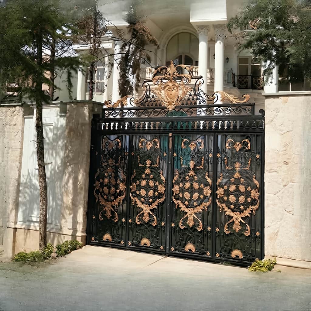 عکس درب فلزی مدل سنس با قطعات چدنی