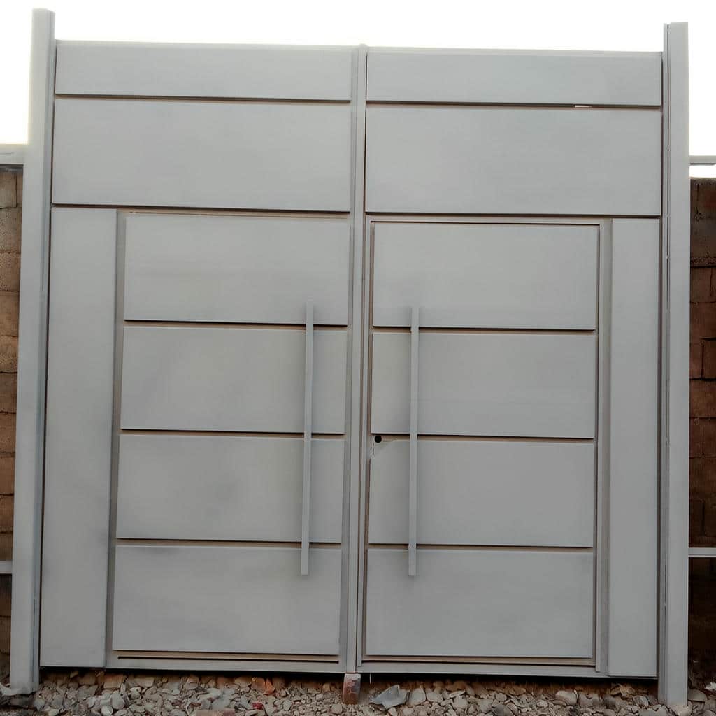 تصویر درب مدرن رادون با خطوط CNC برجسته