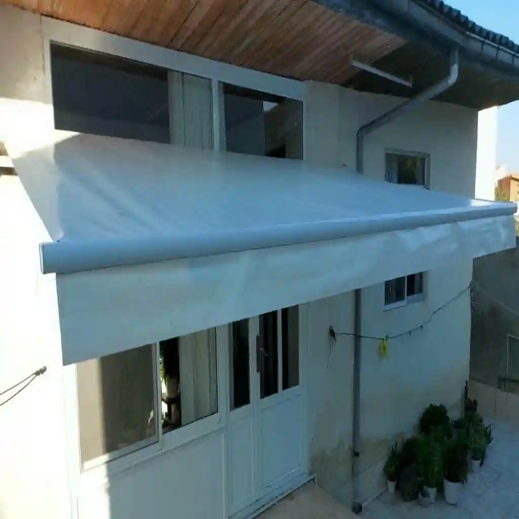 سایبان&zwnj; برقی ریلی