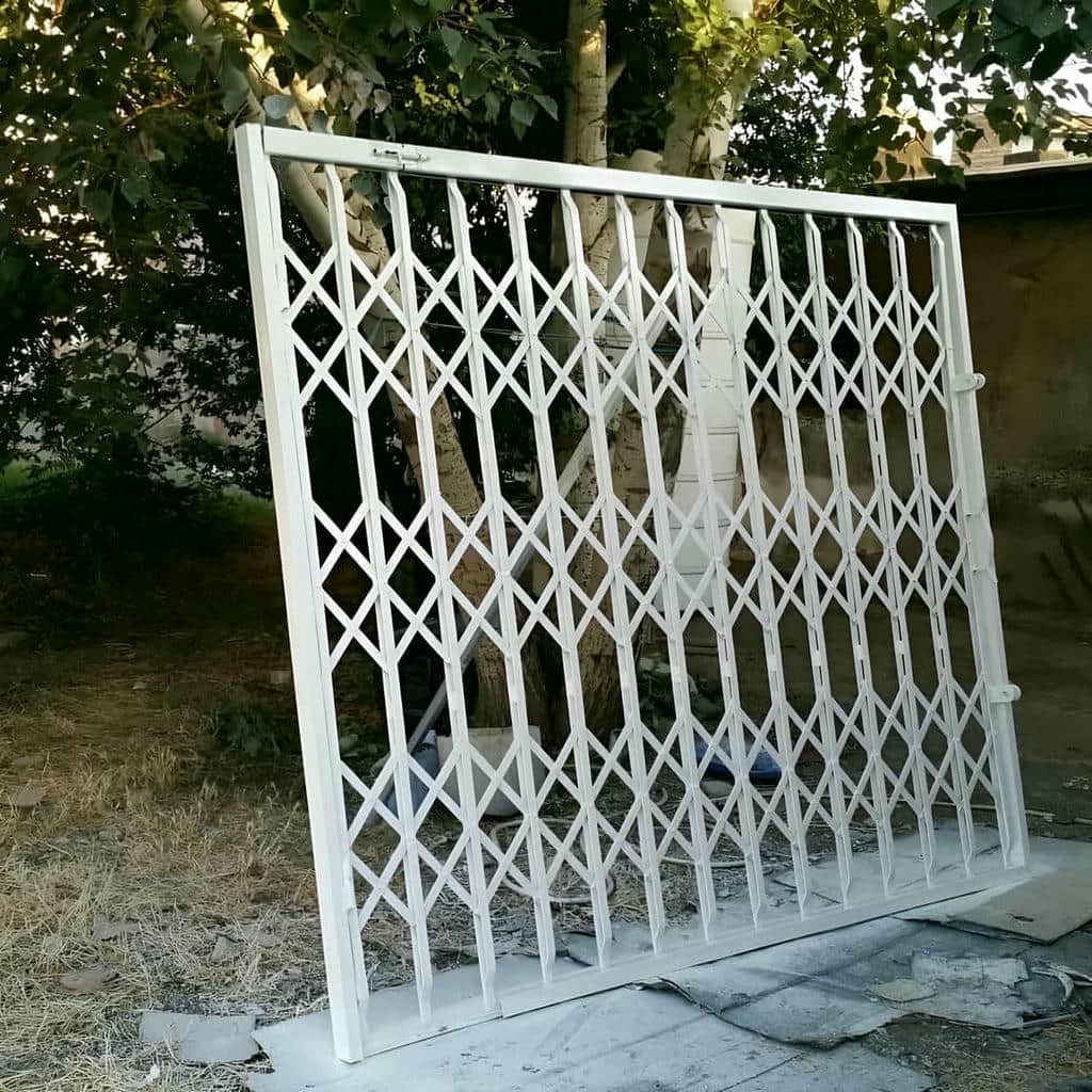 درب آکاردئونی در استان خوزستان