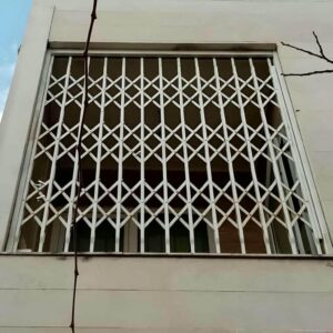 درب آکاردئونی در ارومیه