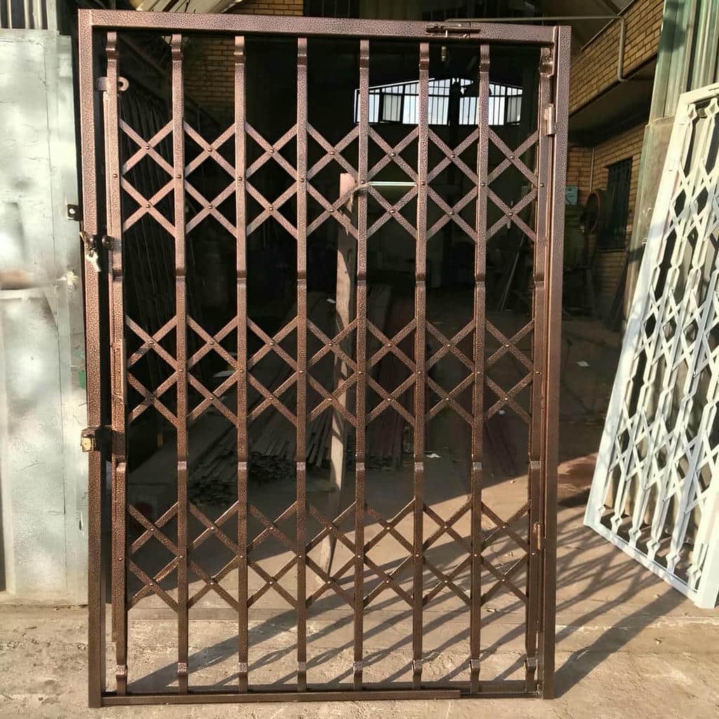 خرید درب آکاردئونی حفاظ خانه طرح مدرن در شهرکرد