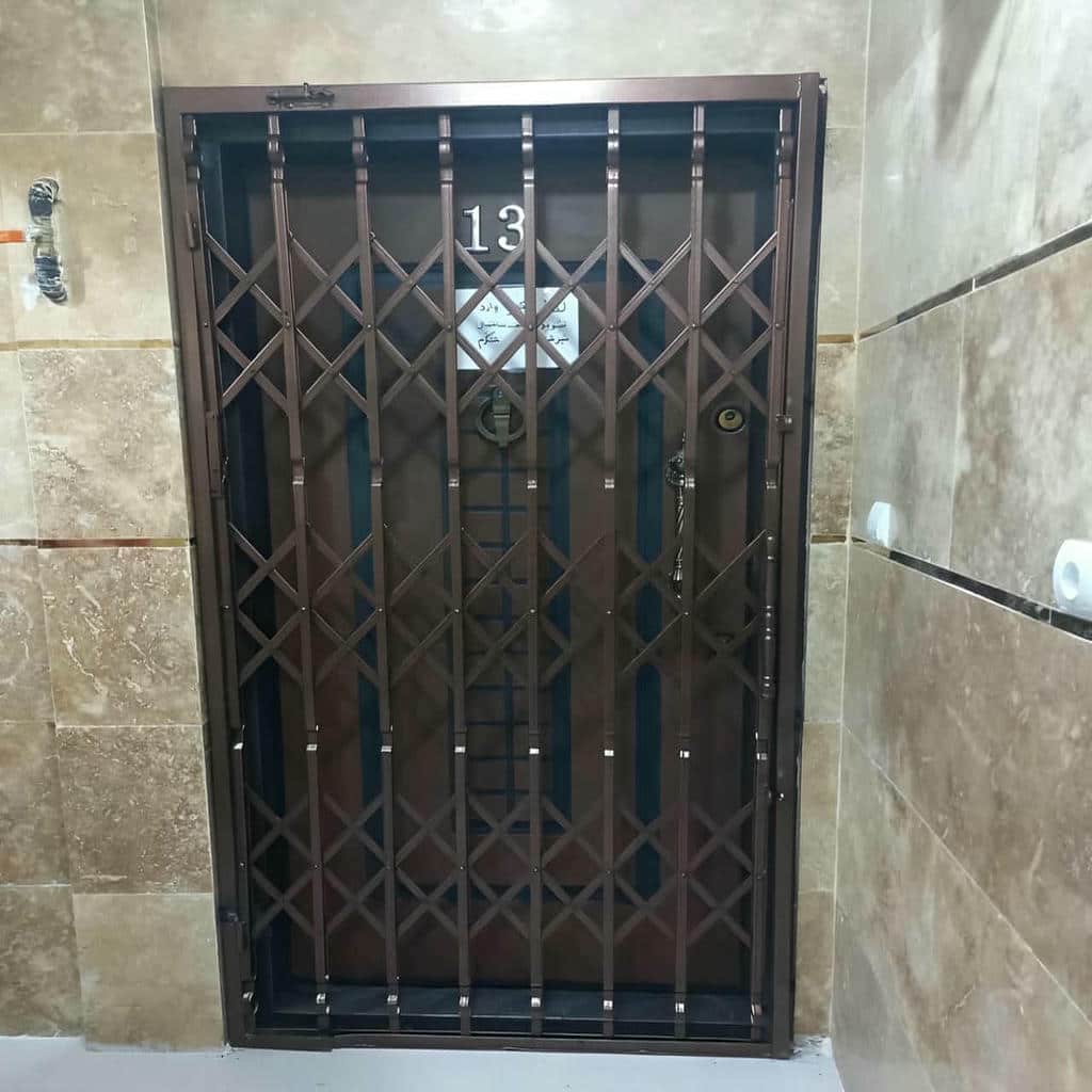 نصب درب آکاردئونی ساخت سفارشی در آمل