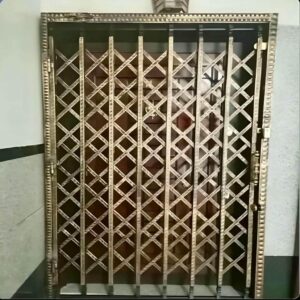 درب آکاردئونی حفاظ خانه در کردان