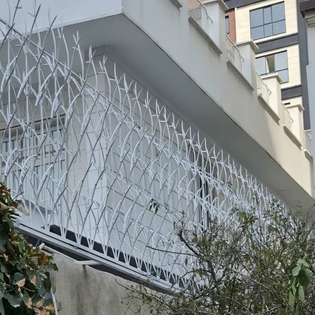 قیمت حفاظ شاخ گوزنی دیوار ویلا در ایلام