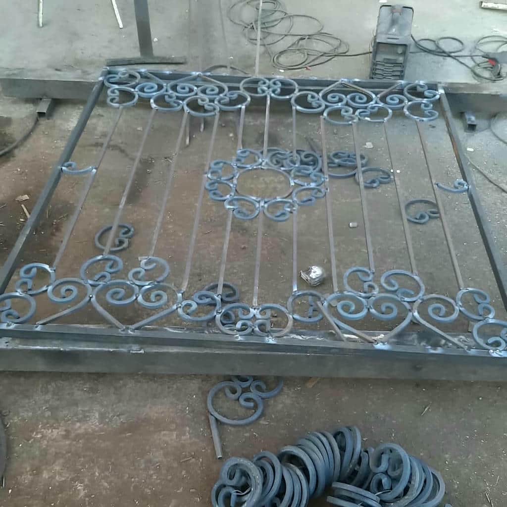 حفاظ پنجره فلزی در بندر دیلم