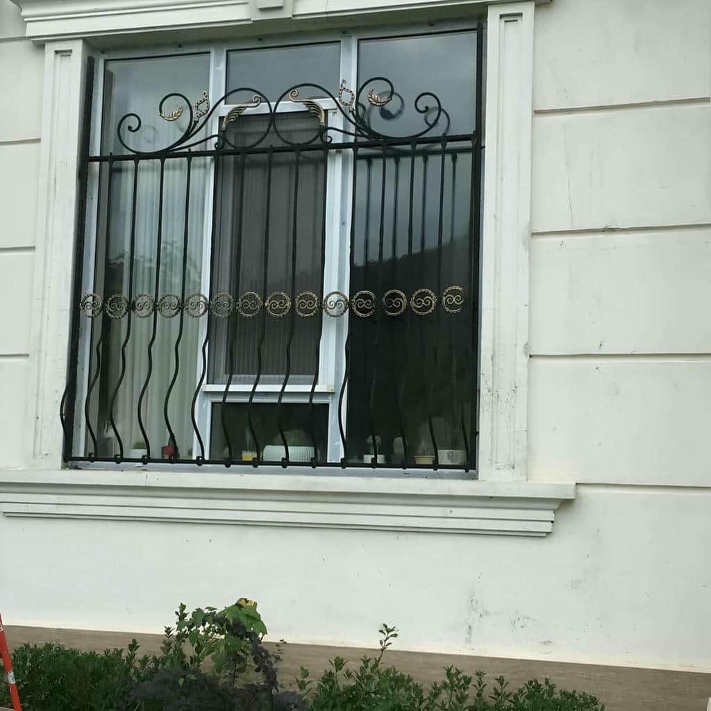 نصب حفاظ پنجره فلزی مدرن در مریوان