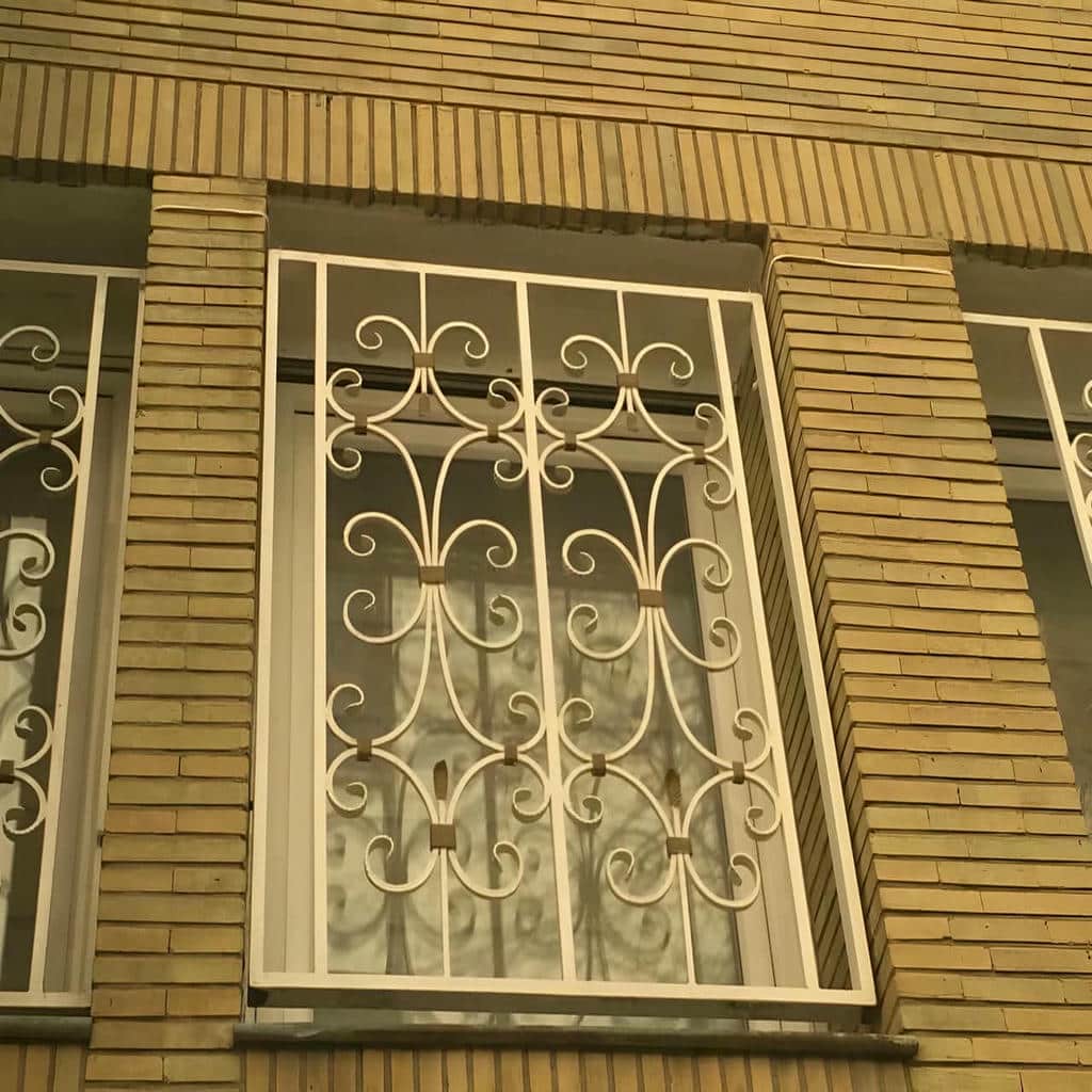 حفاظ پنجره فلزی در فیروزکوه