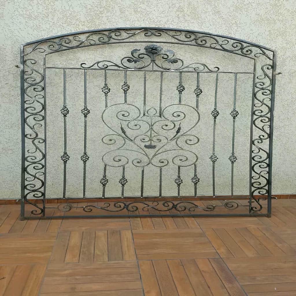 نصب حفاظ پنجره فلزی فرفورژه در کرج