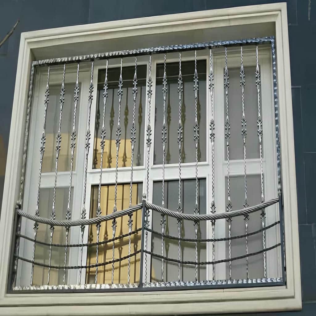 نصب حفاظ پنجره فلزی بازشو در خرم آباد