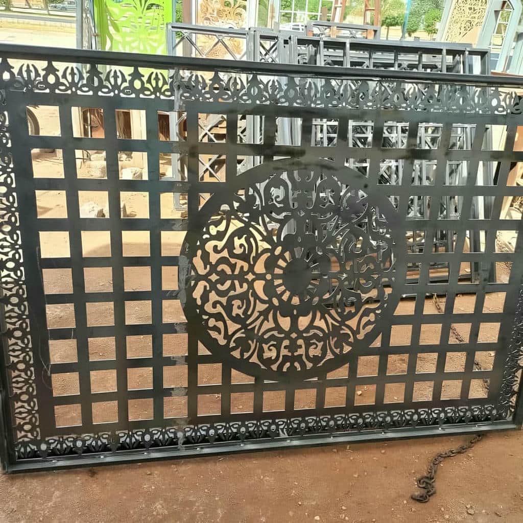 حفاظ پنجره فلزی در بیرجند