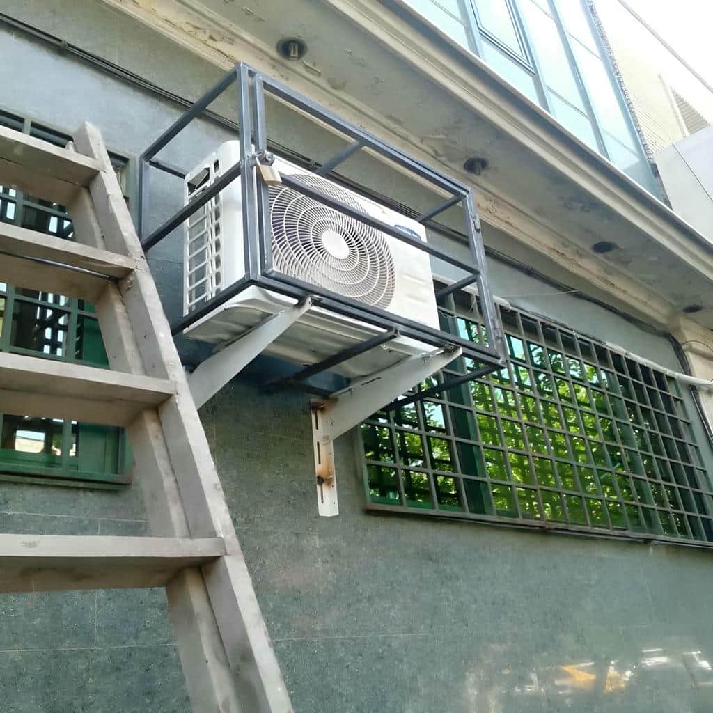 نصب حفاظ پنجره فلزی بازشو در باغ عباس‌آباد
