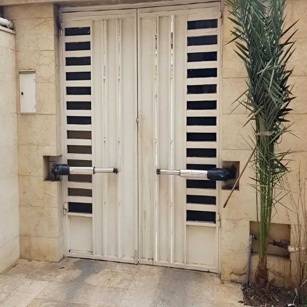 نصب جک درب پارکینگی پرتردد در هشتگرد