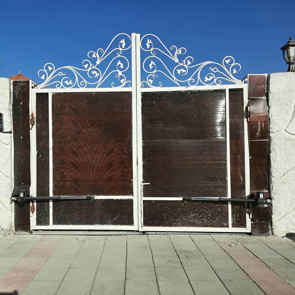 نصب جک درب پارکینگی ویلایی در بجنورد