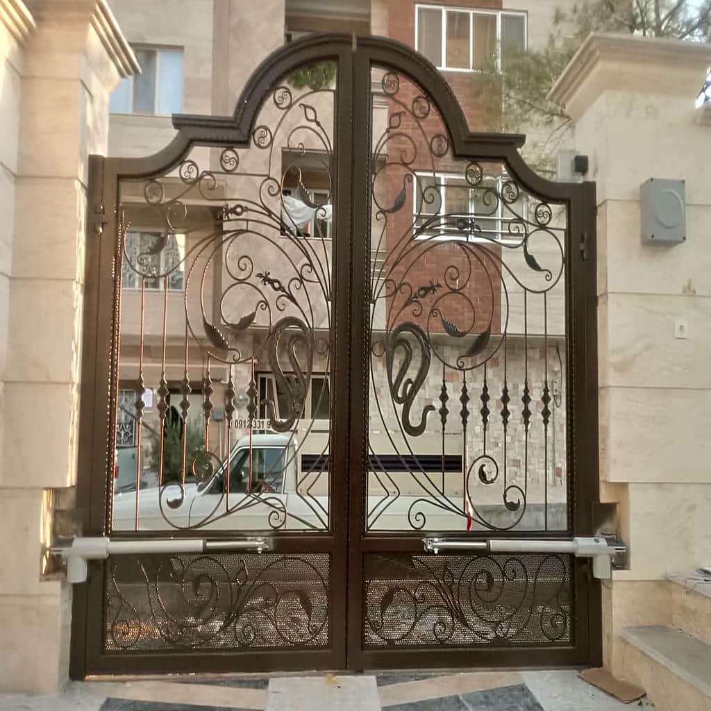 نصب جک درب پارکینگی اتوماتیک در اصفهان