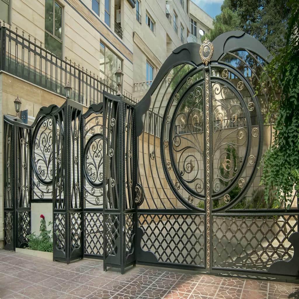 نصب درب ویلایی فرفورژه مدرن در ارومیه