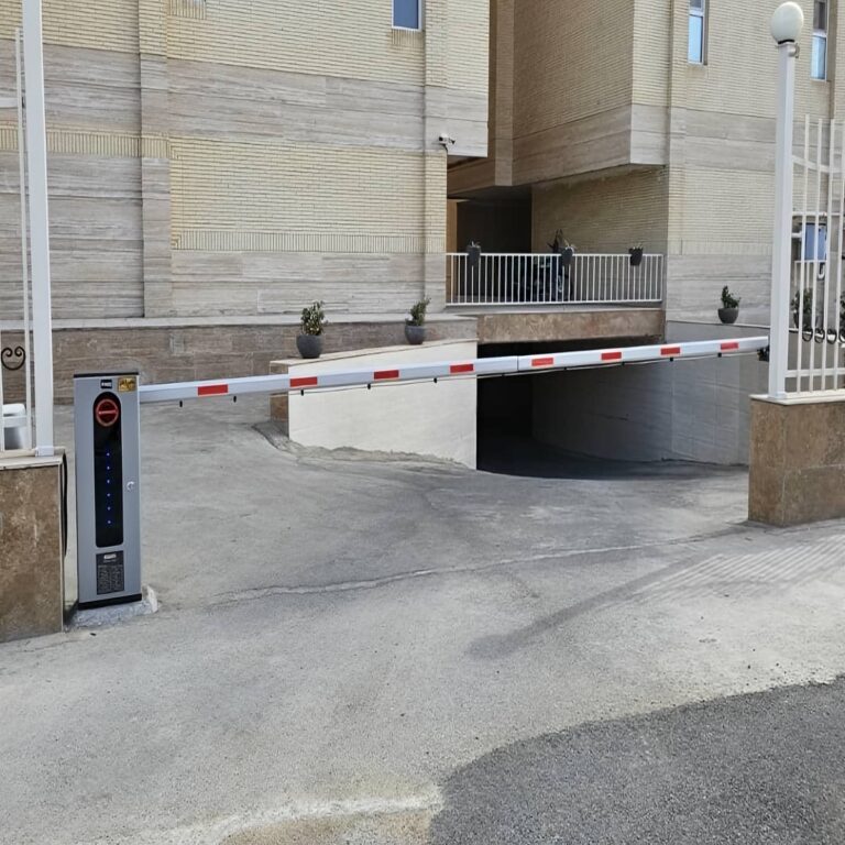 راهبند پارکینگ مجهز به تشخیص پلاک