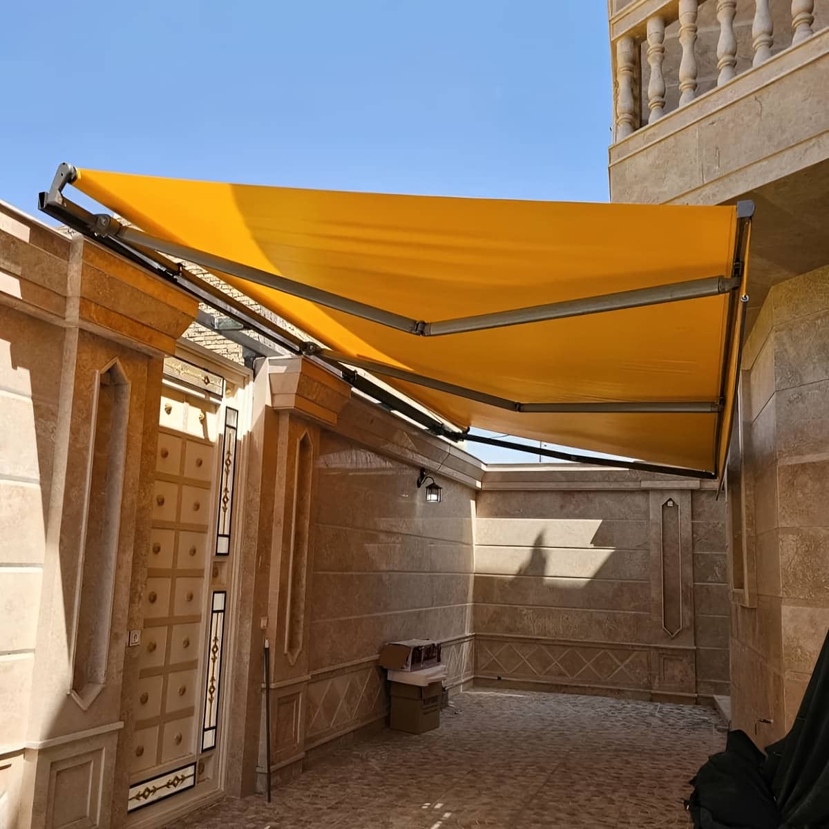 سایبان برقی و چتری با ریموت کنترل برای استفاده آسان سایبان برقی و چتری با ریموت کنترل برای استفاده آسان