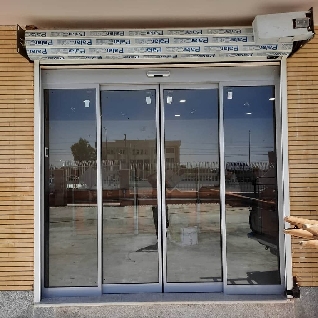 درب شیشه ای کشویی با حرکت نرم لت ها