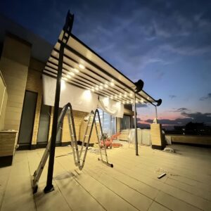 سقف برقی مدرن تراس با فریم فلزی مقاوم سقف برقی مدرن تراس