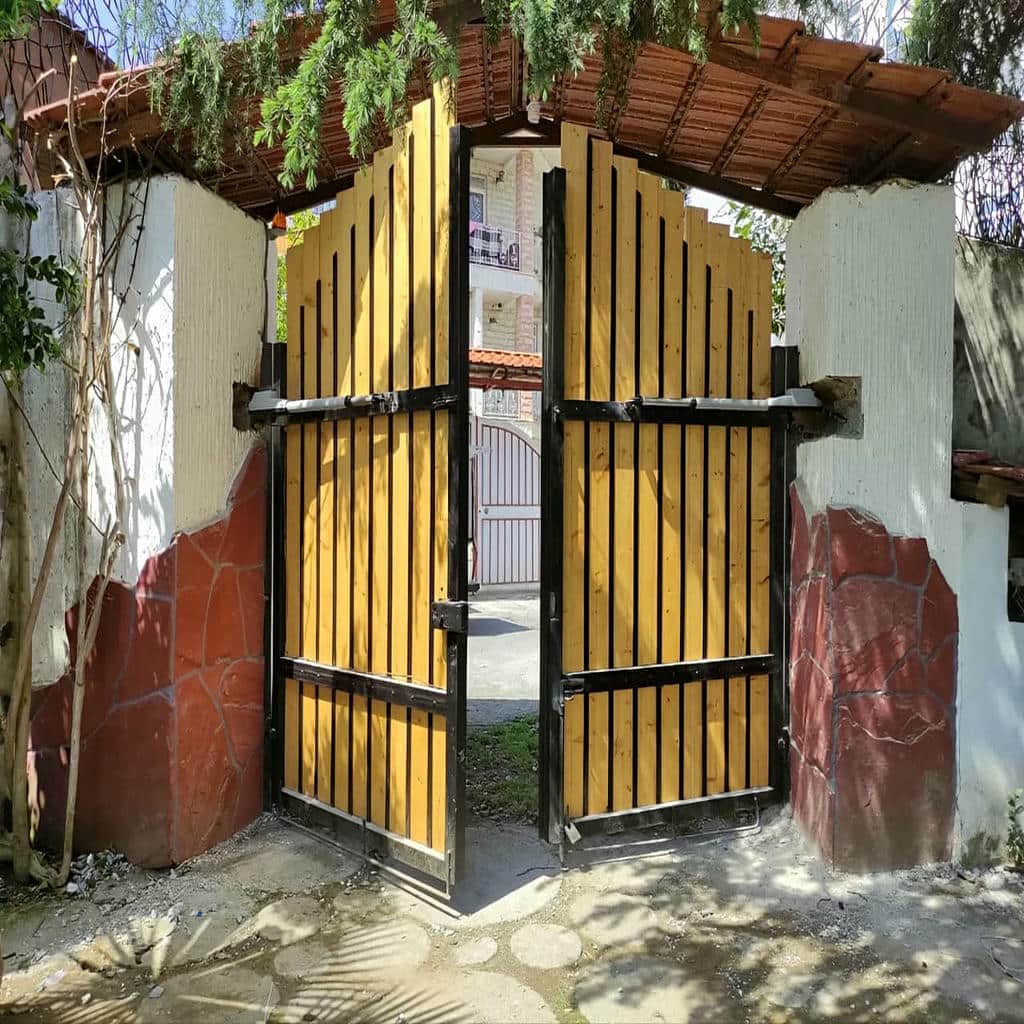 تعمیر جک درب پارکینگ با بررسی برق و سیم کشی منظم تعمیر جک درب پارکینگ با بررسی برق و سیم کشی منظم