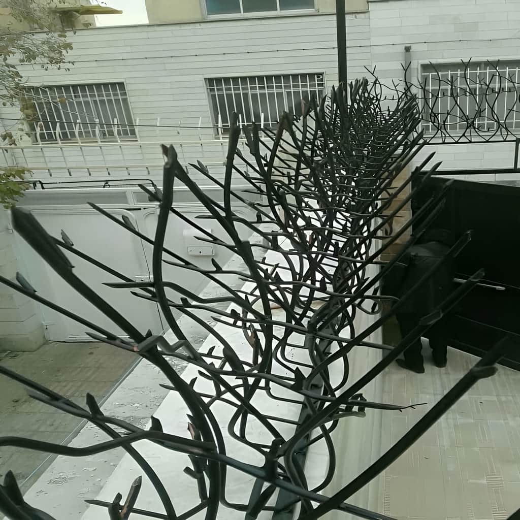 ساخت حفاظ دیوار سیم خاردار ترکیبی برای تاج باریک