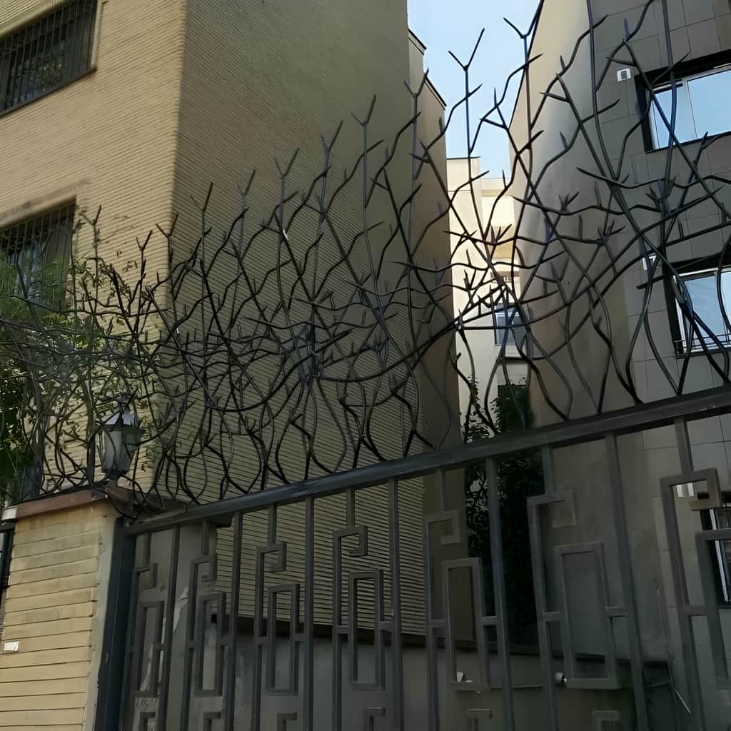 قیمت حفاظ دیوار بلند ضد سرقت بر اساس شرایط اجرا