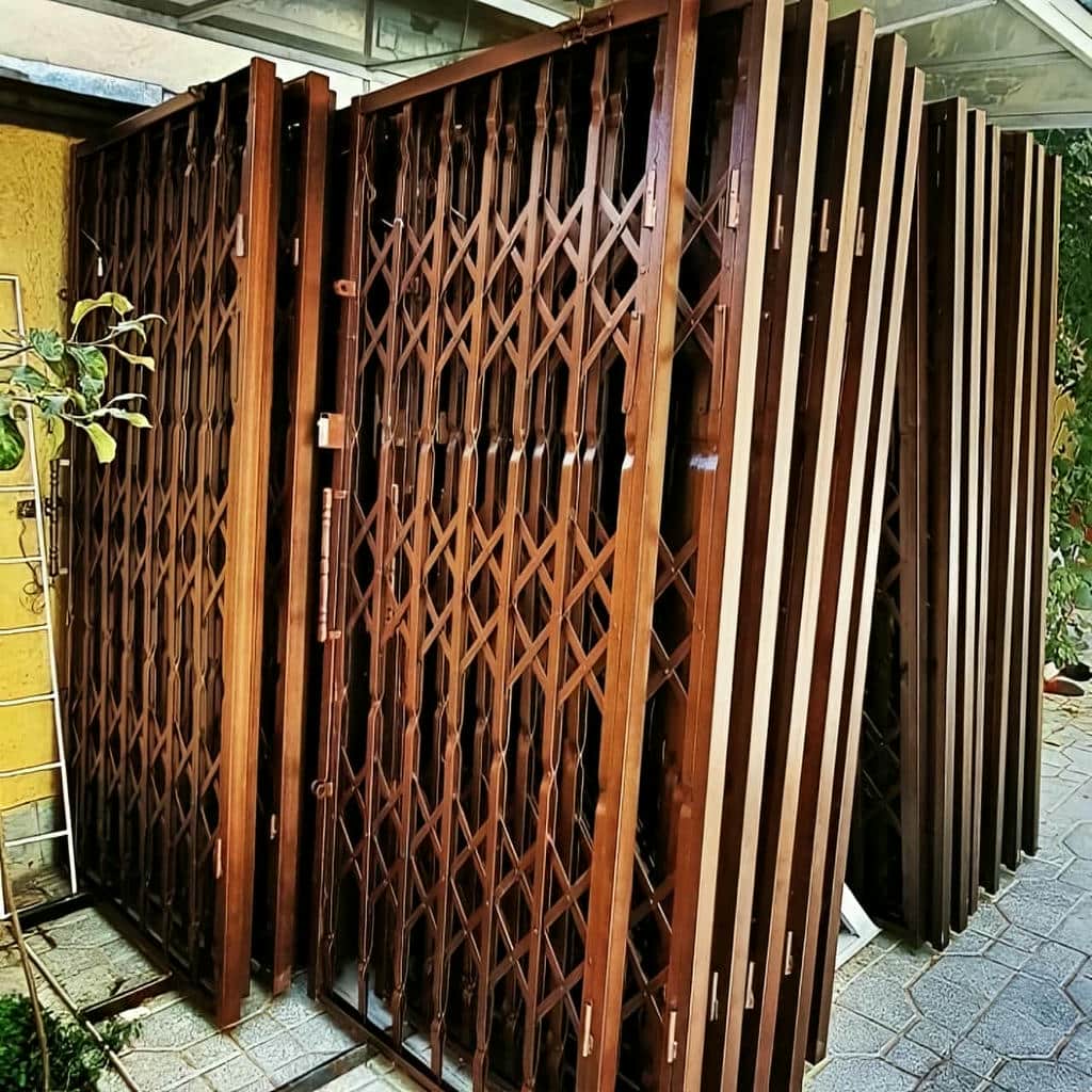 ساخت درب آکاردئونی طلایی سلطنتی با تسمه پهن