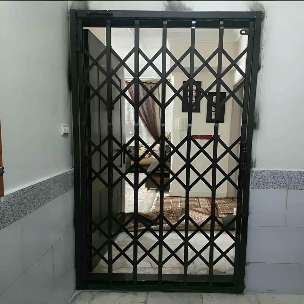 خرید درب آکاردئونی طلایی سلطنتی متناسب با فضای جمع‌شدن