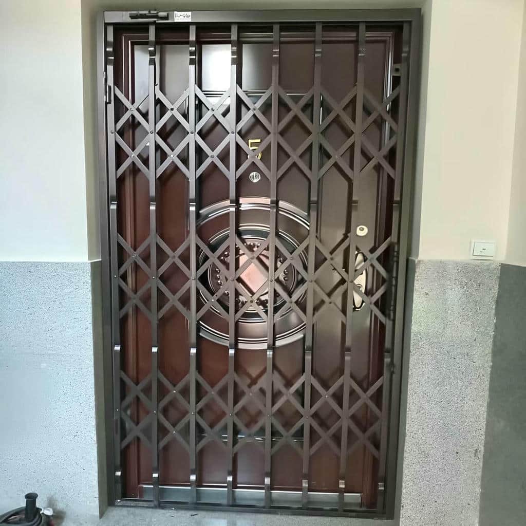 خرید حفاظ آکاردئونی دو جداره ورودی متناسب با فضای جمع‌شدن