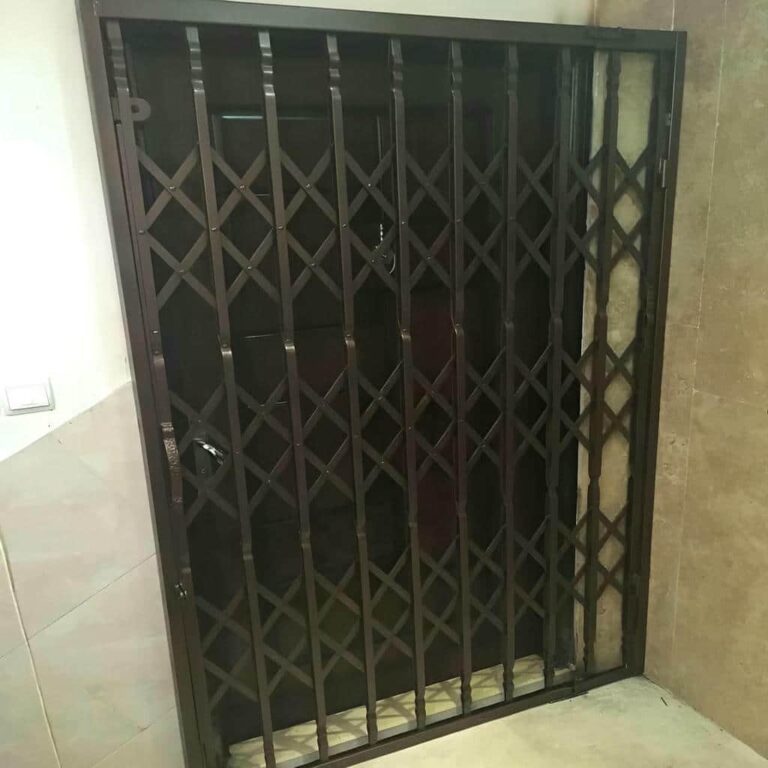 12 مدل درب آکاردئونی مدرن مشکی ورودی اداری 12 مدل درب آکاردئونی مدرن مشکی ورودی اداری
