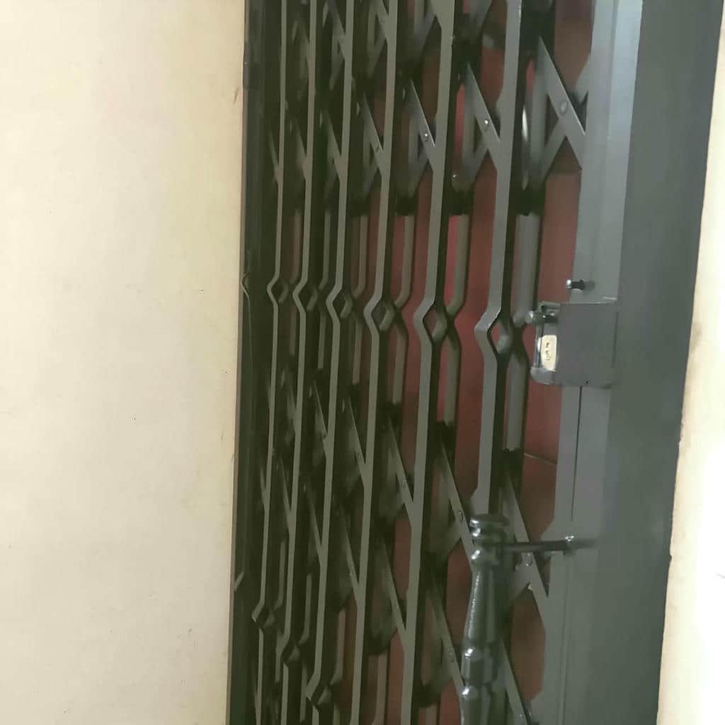 مدل دوطرفه درب آکاردئونی واحد اداری برای دهانه عریض