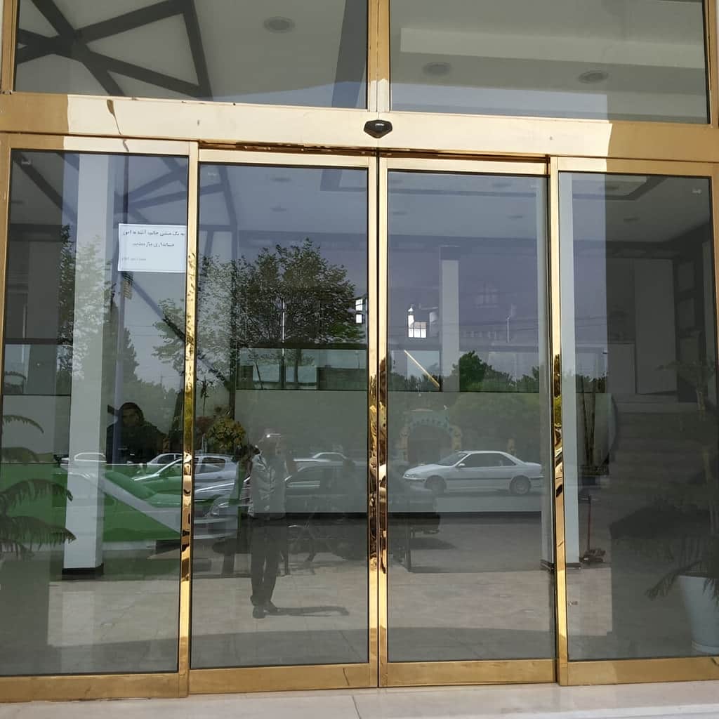 سفارش درب لمینت تلسکوپی برای دیوار جانبی کوتاه