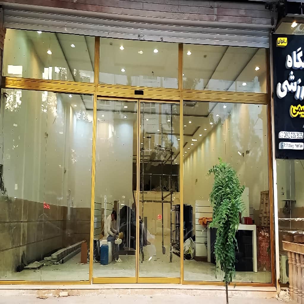اجرای درب اتوماتیک گردان لابی مجهز به کنترل تردد