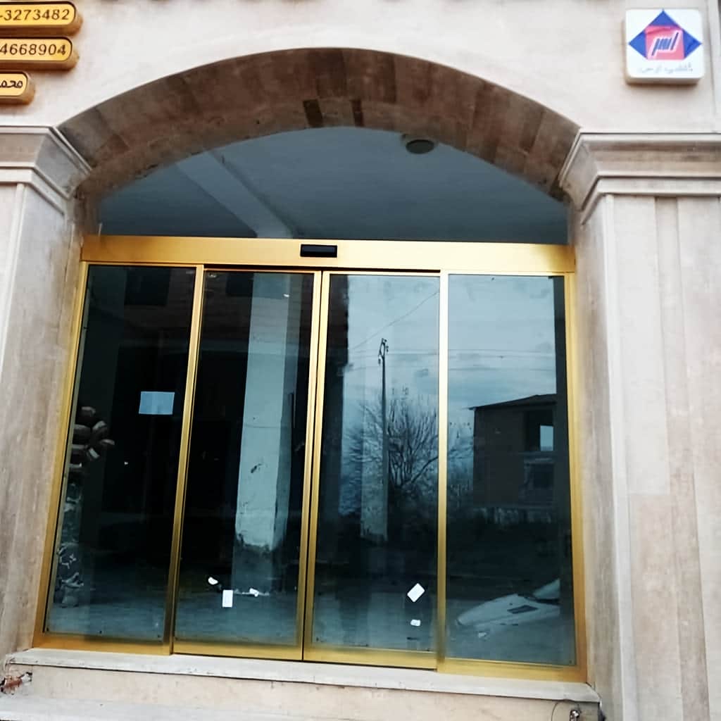 خدمات نصب درب شیشه ای بیمارستانی با سنسور ایمنی