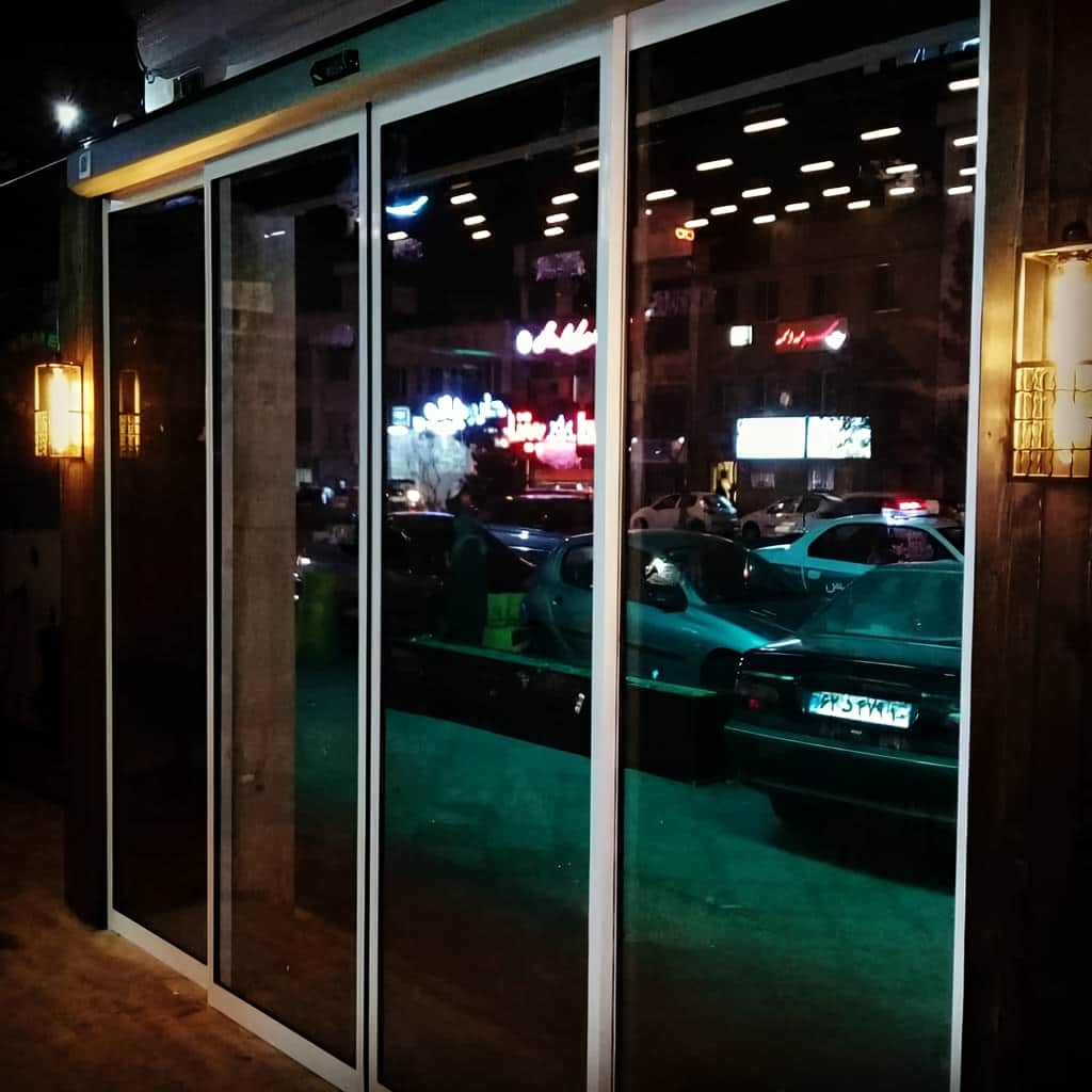 فروش فریم آلومینیومی مشکی برای درب اتوماتیک شیشه ای