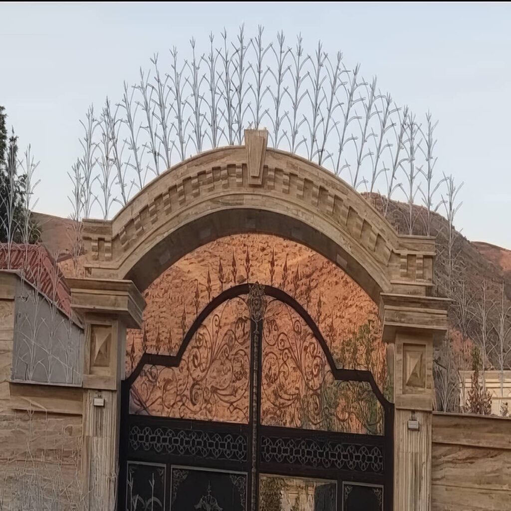خرید حفاظ دیوار با میلگرد آجدار برای دیوار کوتاه
